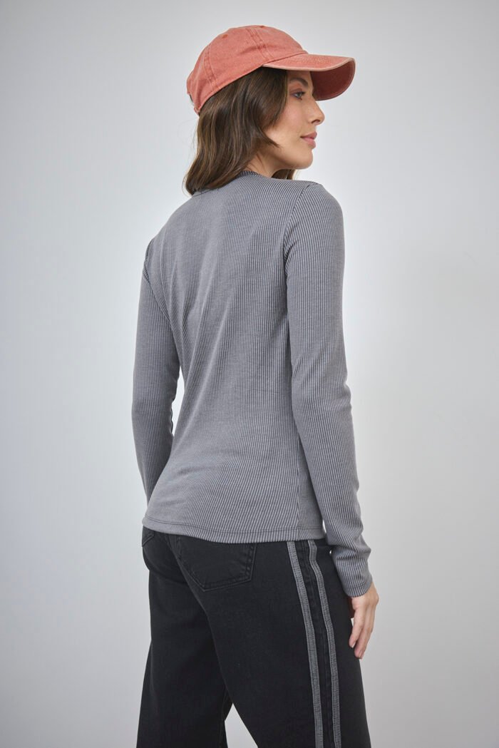 ART. E-707 | REMERA MANGA LARGA GRIS MORLEY - Imagen 2