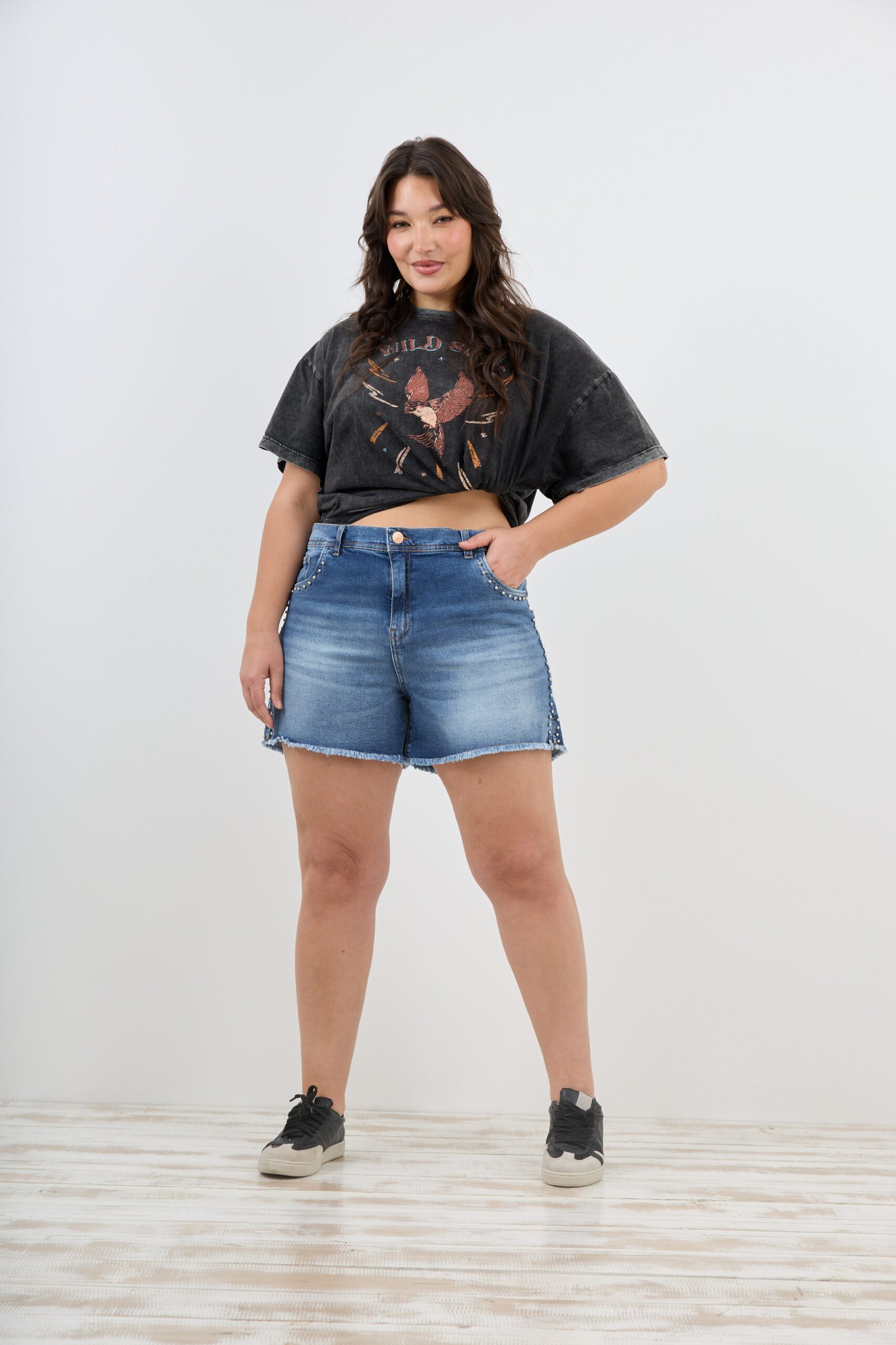 m-581-1-scaled-1.jpg ART. M-581 | SHORT AZUL TACHA LATERAL ELASTIZADO - Imagen 1