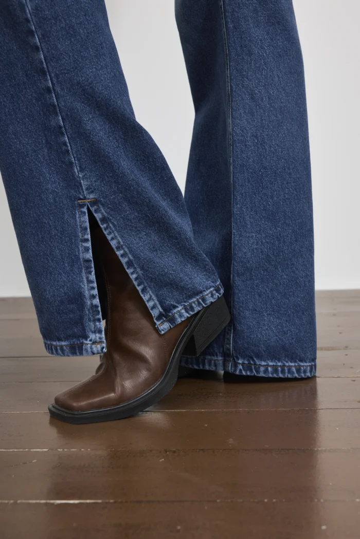 ART. 509 | SEMI OXFORD AZUL CON ABERTURA LATERAL RIGIDO - Imagen 6