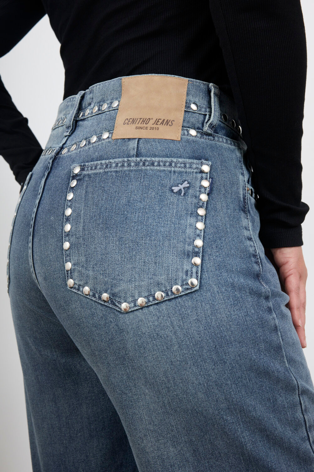 ART. 909 | BAGGY MATIZADO CON TACHAS EN BOLSILLO RIGIDO - Imagen 5