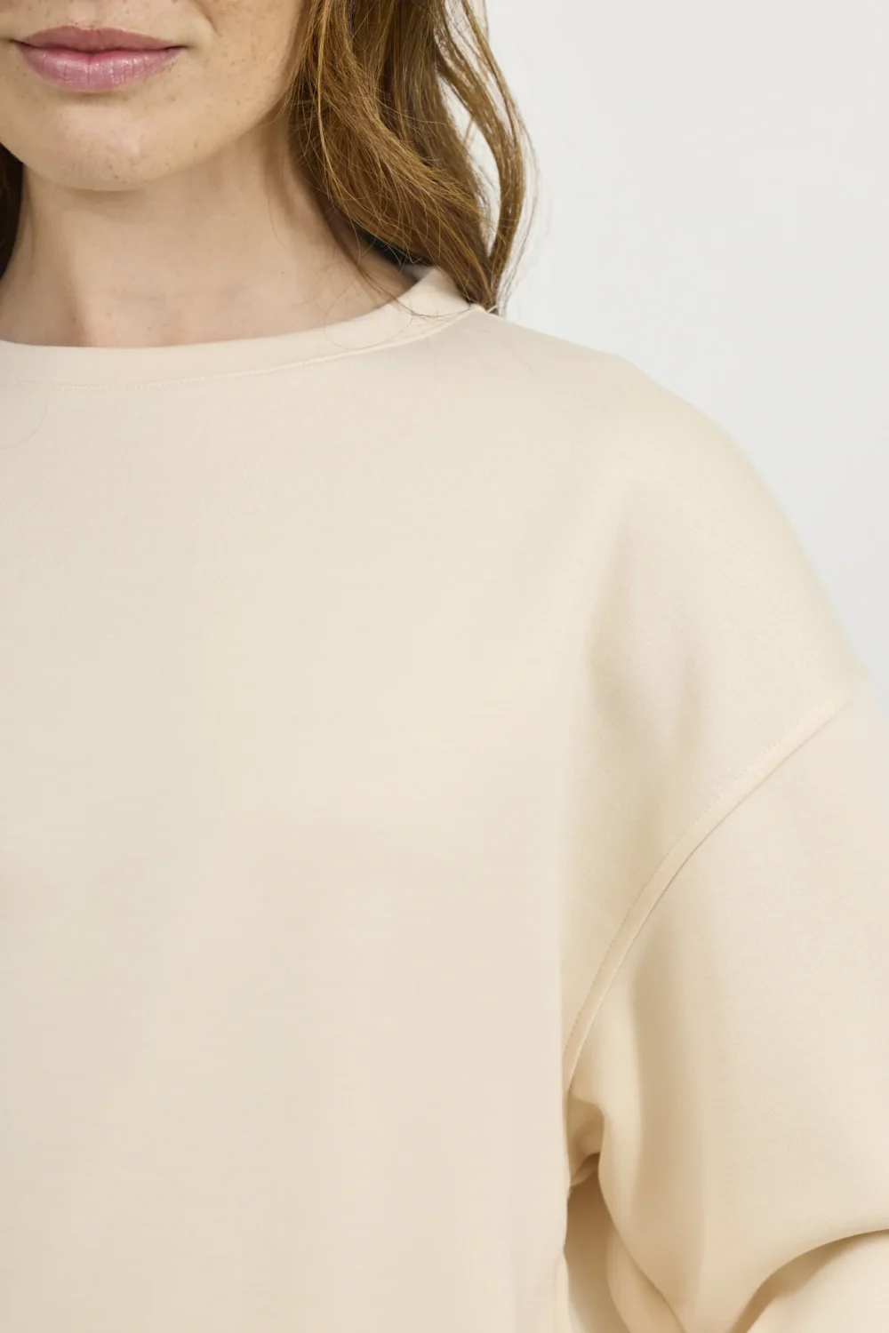ART. A-108 | BUZO OVERSIZE BEIGE (LYCRA) - Imagen 3