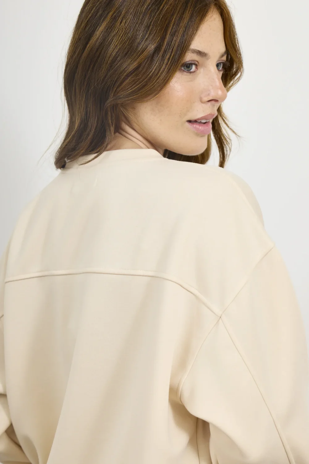 ART. A-108 | BUZO OVERSIZE BEIGE (LYCRA) - Imagen 6