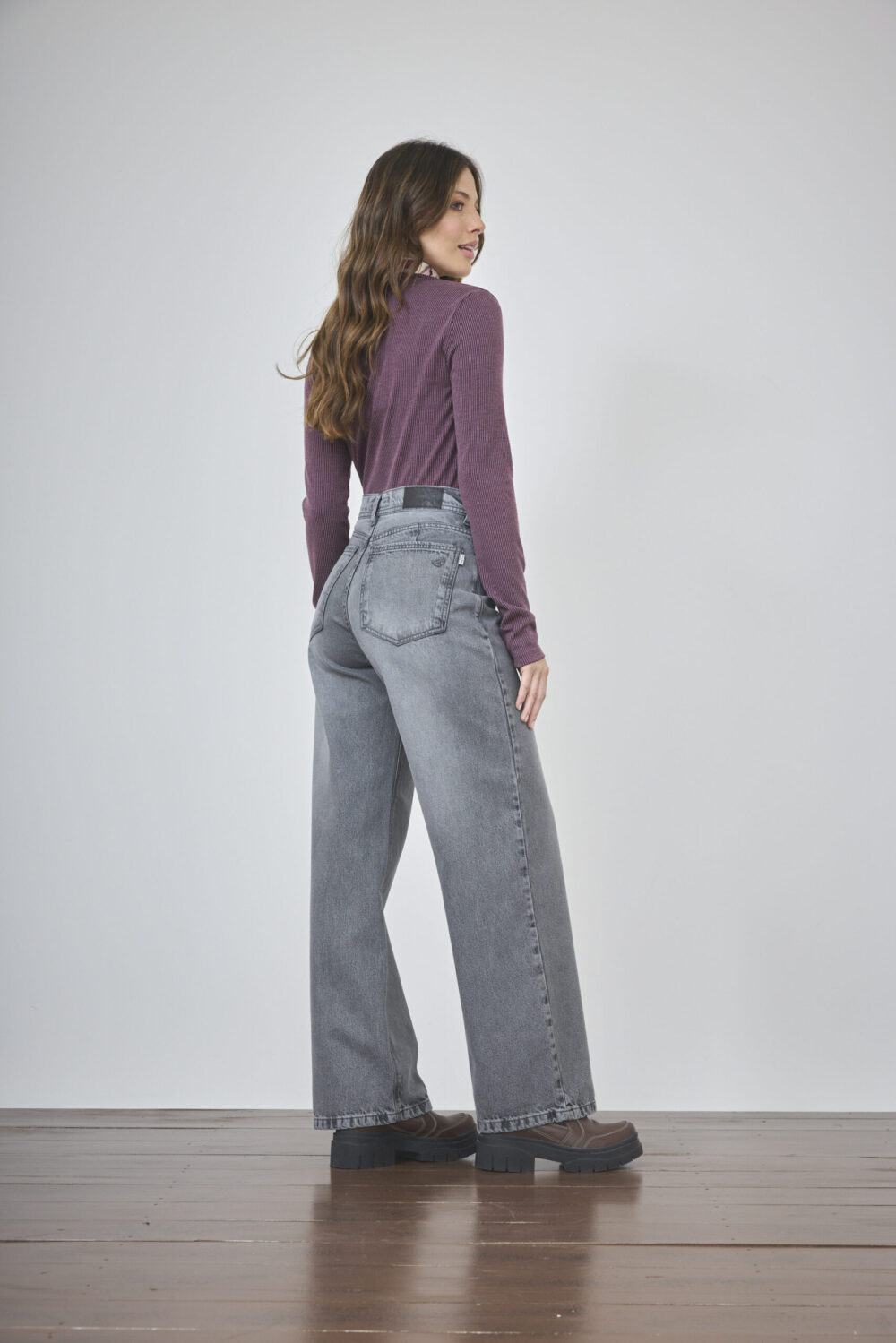 ART. 496 | WIDE LEG GRIS OSCURO CLÁSICO RÍGIDO - Imagen 2