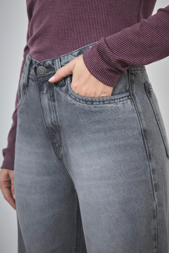 ART. 496 | WIDE LEG GRIS OSCURO CLÁSICO RÍGIDO - Imagen 3