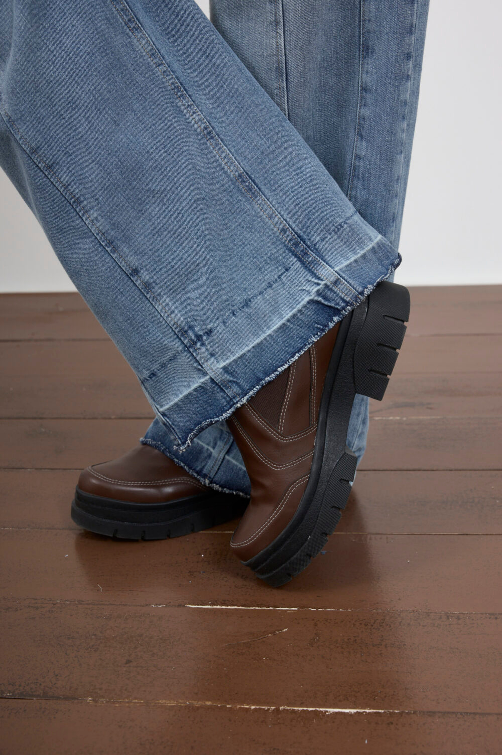 ART. 914 | BAGGY STONE CON RECORTE Y BOTA DESCOCIDA - Imagen 6