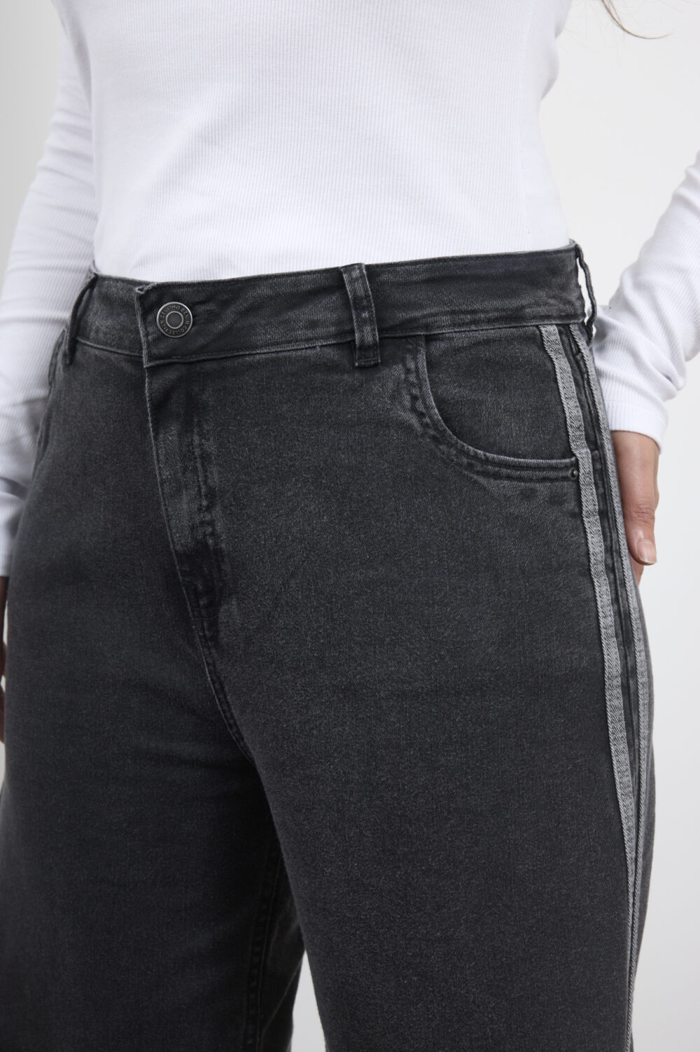 ART. 908 | WIDE LEG CON LINEAS NEGRO ELASTIZADO - Imagen 3