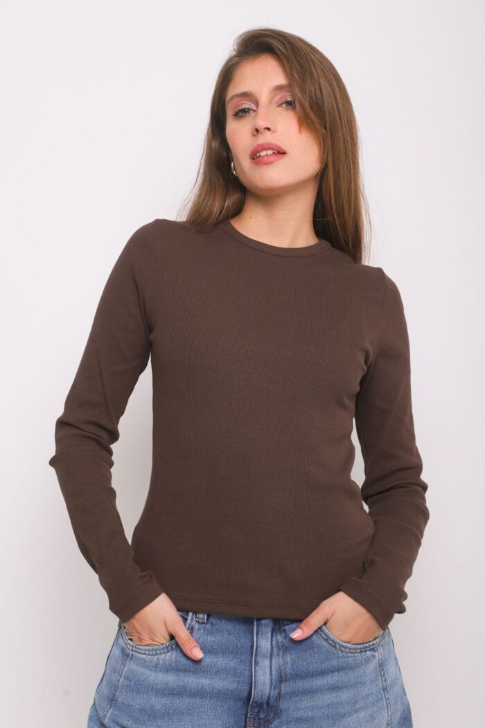 ART. A-119 | REMERA CUELLO REDONDO MANGA LARGA CHOCOLATE MORLEY ALGODÓN - Imagen 2