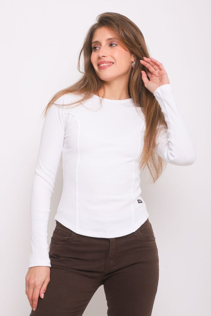 ART. A-121 | REMERA CUELLO REDONDO RECORTE DIOR BLANCO MORLEY ALGODÓN - Imagen 4