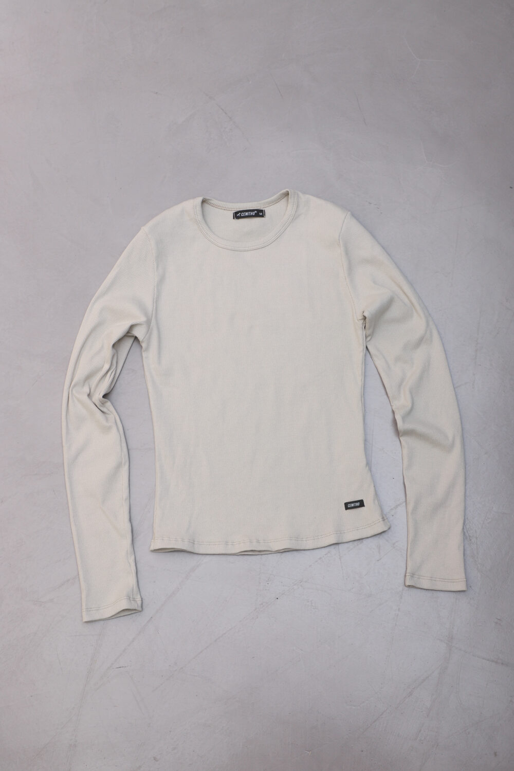 ART. A-124 | REMERA MANGA LARGA BEIGE LISA MORLEY ALGODÓN - Imagen 4