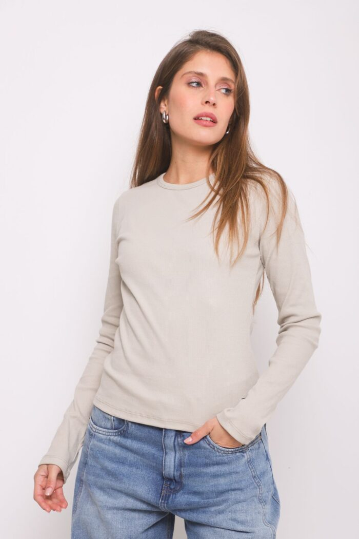 ART. A-124 | REMERA MANGA LARGA BEIGE LISA MORLEY ALGODÓN - Imagen 6