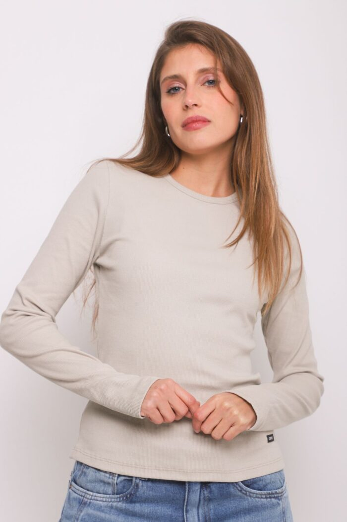 ART. A-124 | REMERA MANGA LARGA BEIGE LISA MORLEY ALGODÓN - Imagen 2