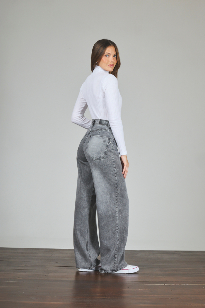 ART. 295 | WIDE LEG GRIS CON STRASS RÍGIDO - Imagen 2