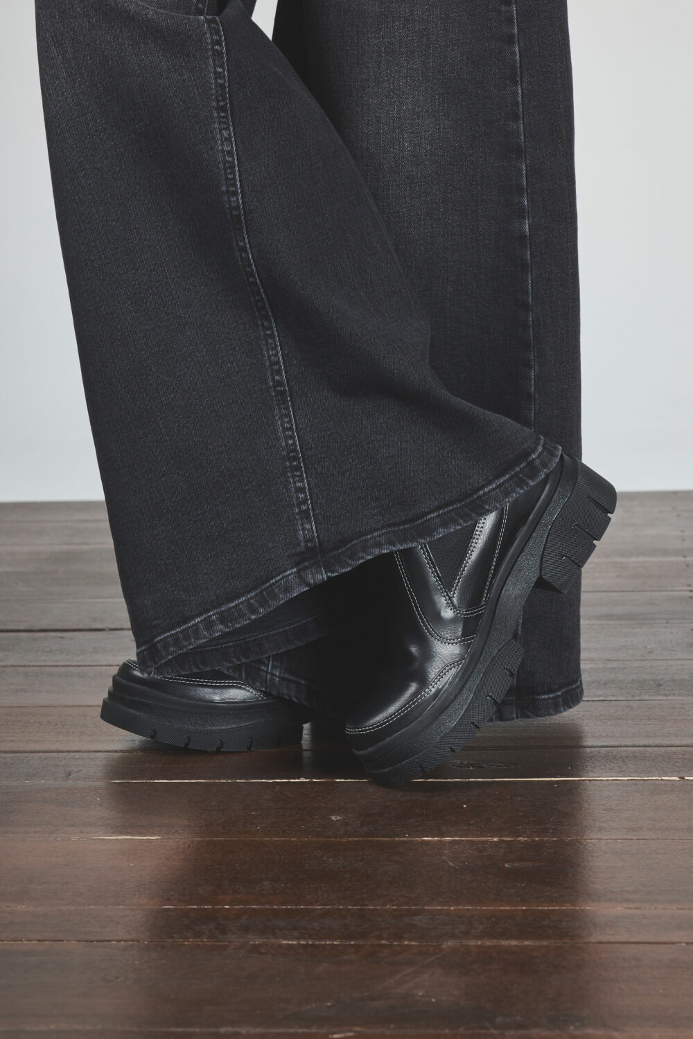 ART. 416 | MAXI BAGGY NEGRO DESTROYER OVERSIZE CON RECORTE ELASTIZADO - Imagen 6
