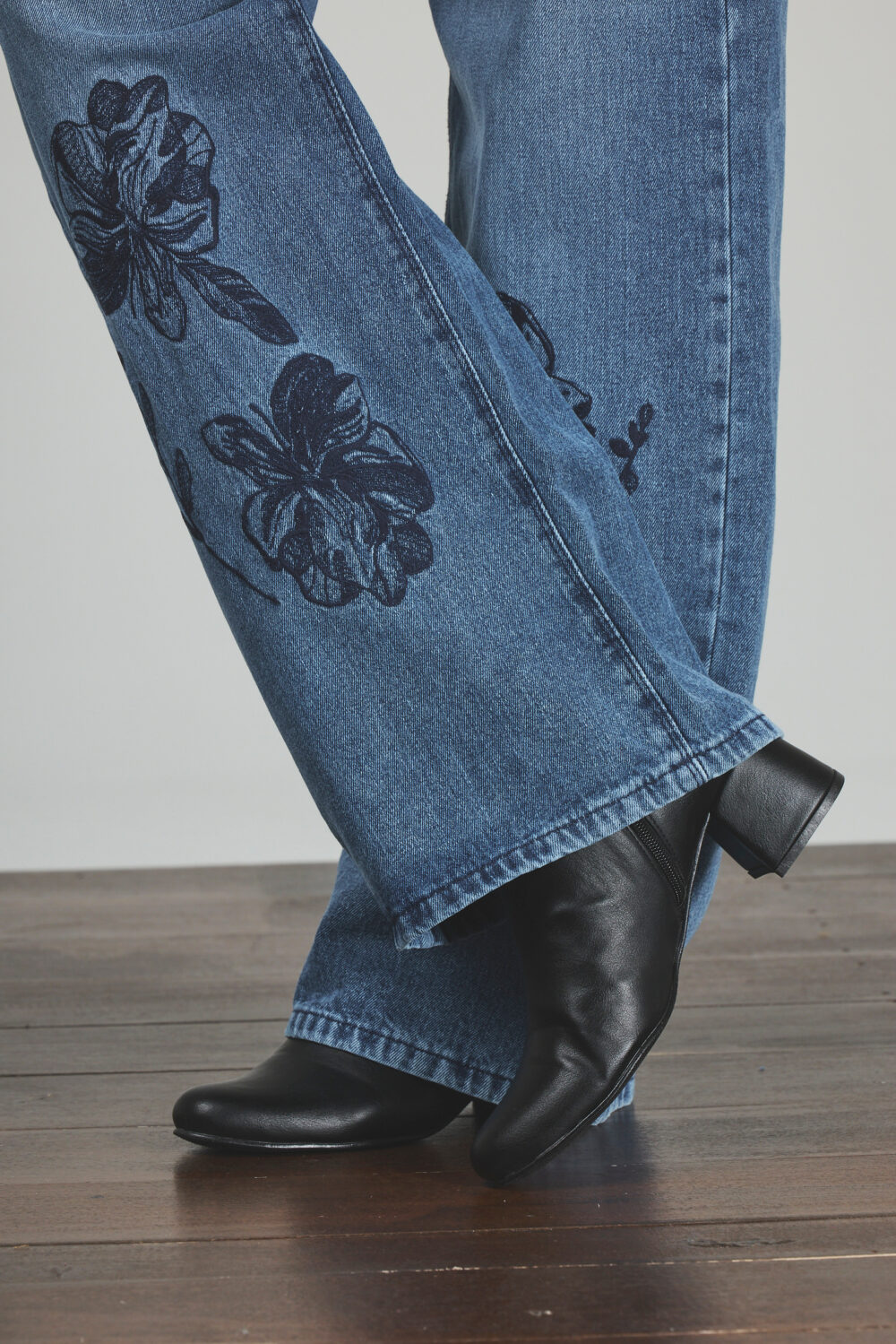 ART. 446 | BAGGY STONE BORDADO EN BOTA RÍGIDO - Imagen 6
