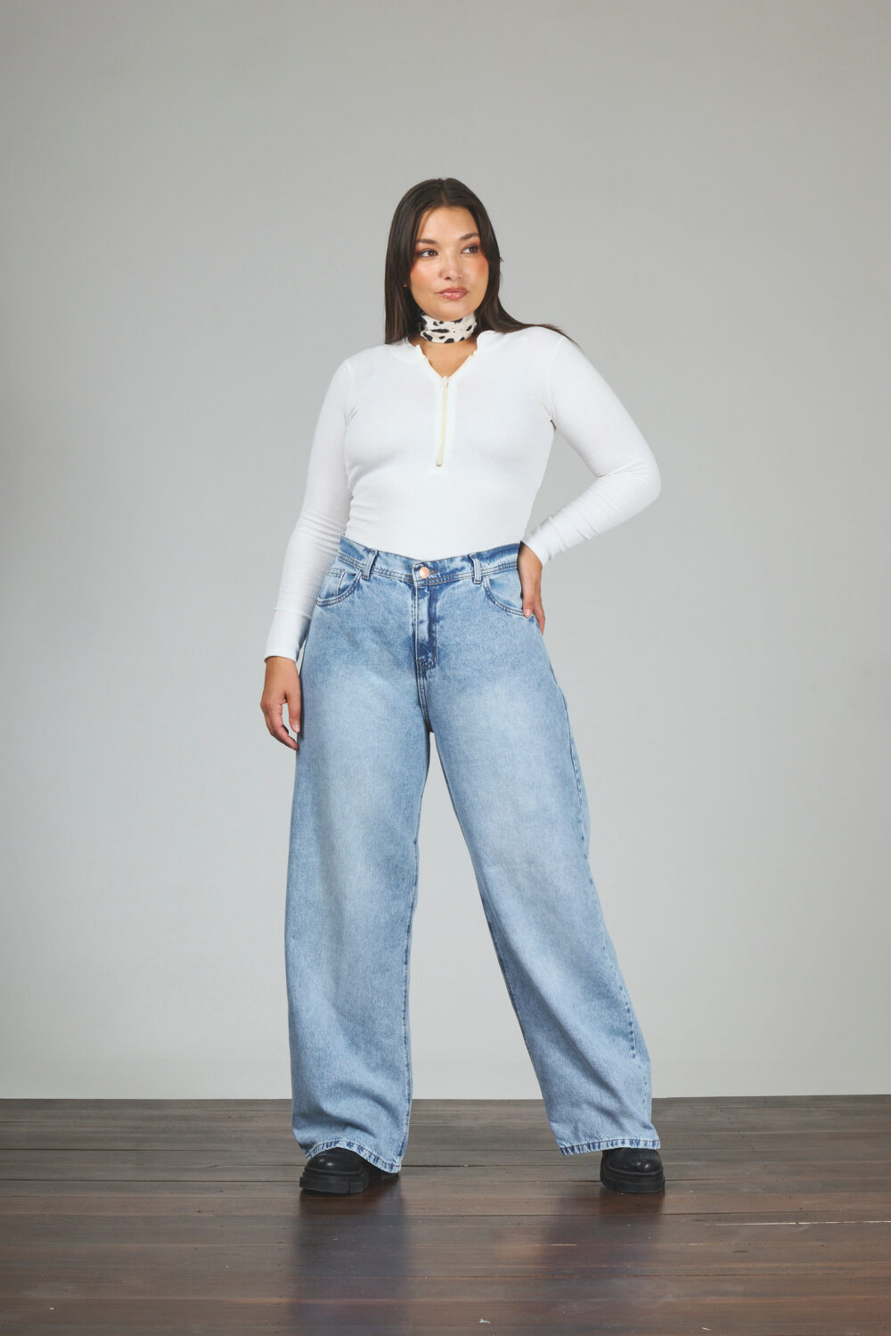ART. 836 | WIDE LEG CELESTE CLÁSICO BOLSILLO PULIDO RÍGIDO - Imagen 5