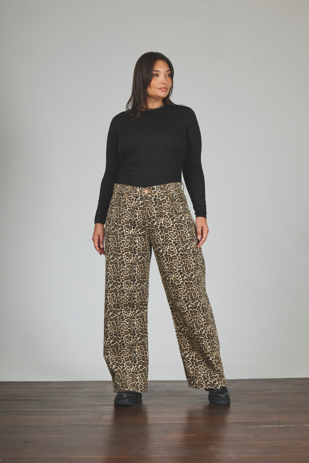 ART. 841 | WIDE LEG ANIMAL PRINT RÍGIDO - Imagen 4