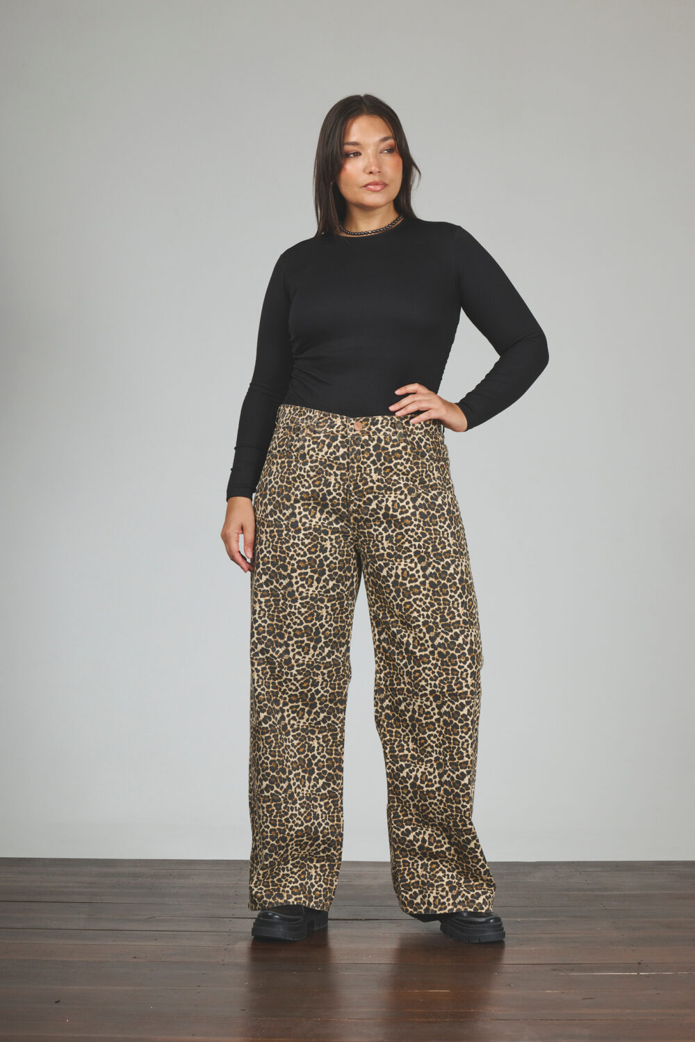 ART. 841 | WIDE LEG ANIMAL PRINT RÍGIDO - Imagen 6