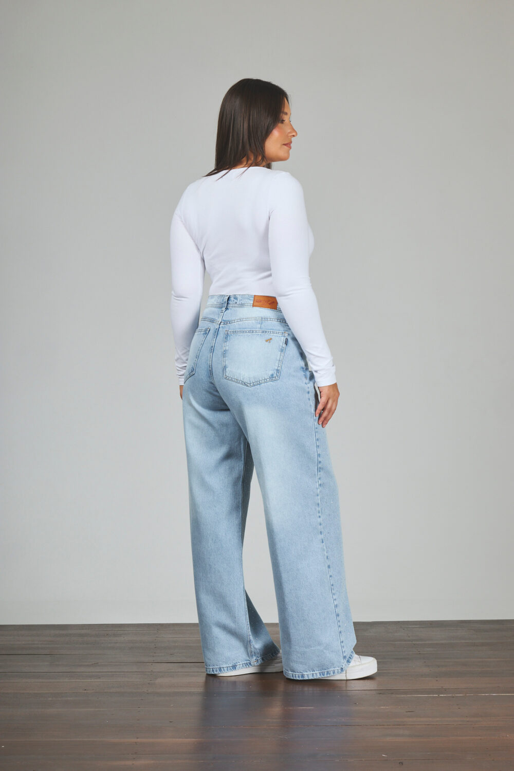 ART. 848 | WIDE LEG CELESTE CON STRASS RÍGIDO - Imagen 2