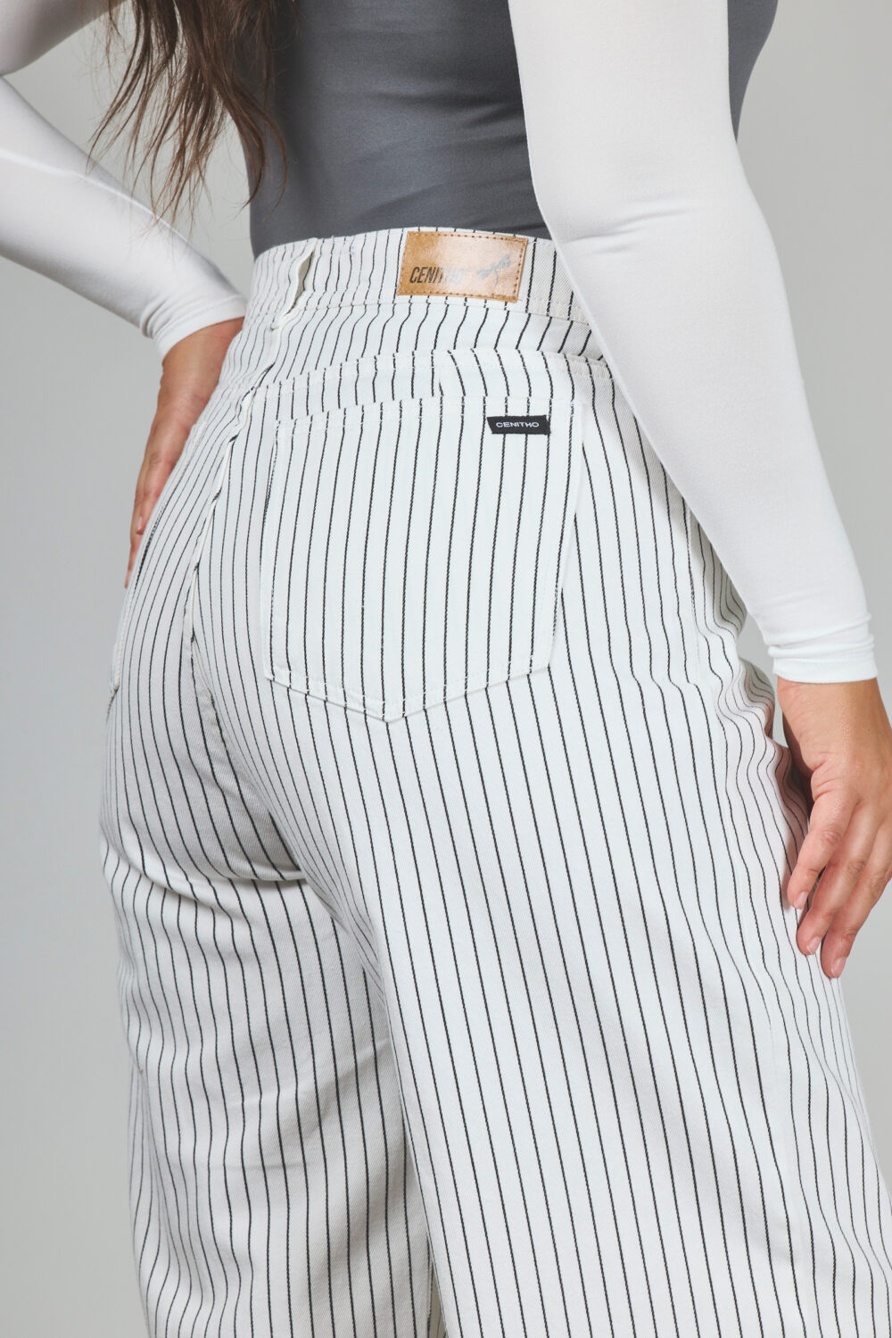ART. 856 | DAMA CROP WIDE LEG BLANCO RAYADO RÍGIDO - Imagen 6