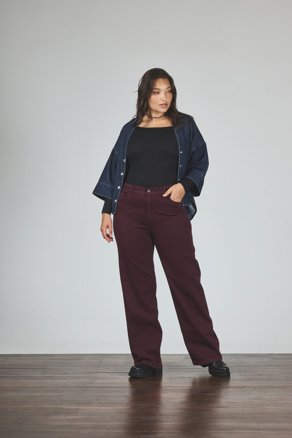ART. 863 | WIDE LEG CLÁSICO BORDÓ ELASTIZADO - Imagen 3