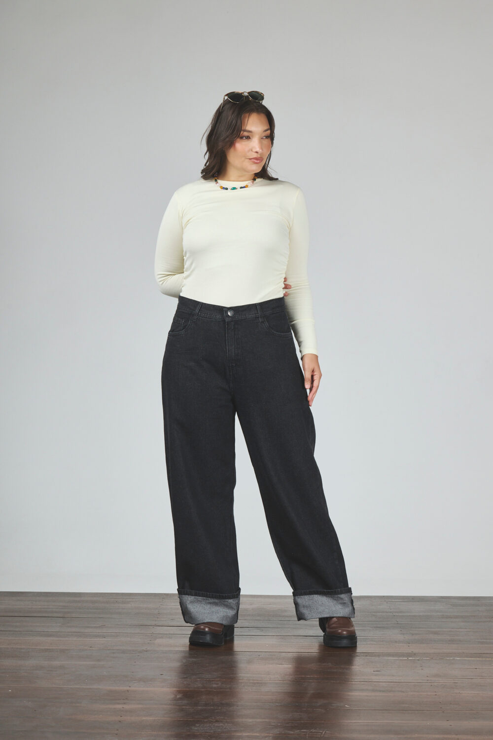ART. 881 | WIDE LEG CLÁSICO NEGRO DESTROYER RÍGIDO - Imagen 3