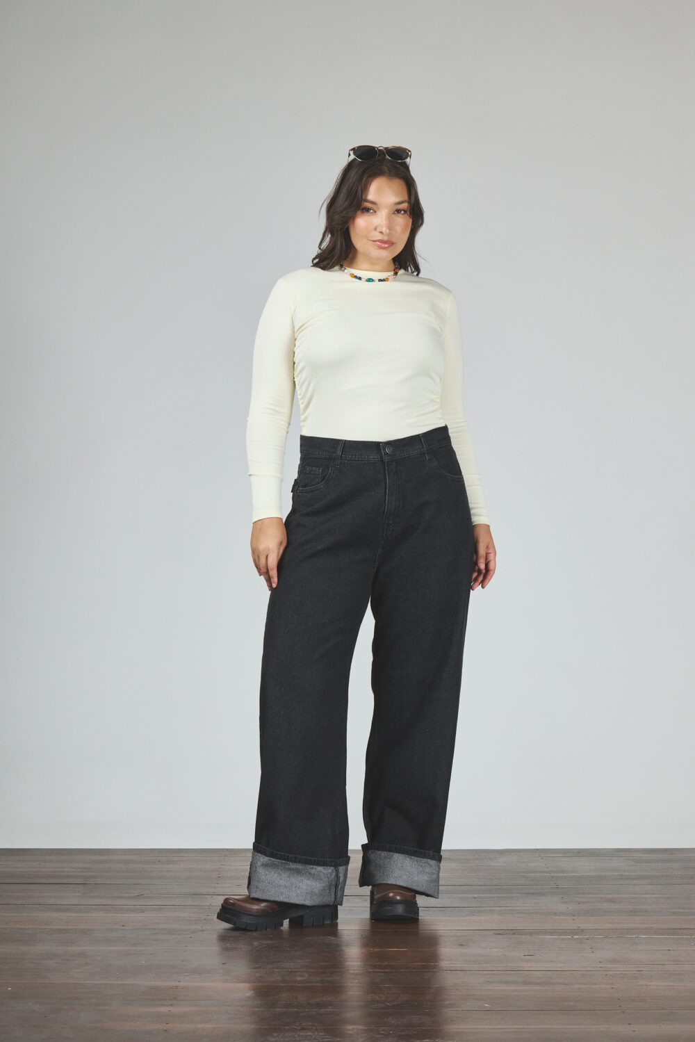 ART. 881 | WIDE LEG CLÁSICO NEGRO DESTROYER RÍGIDO - Imagen 6