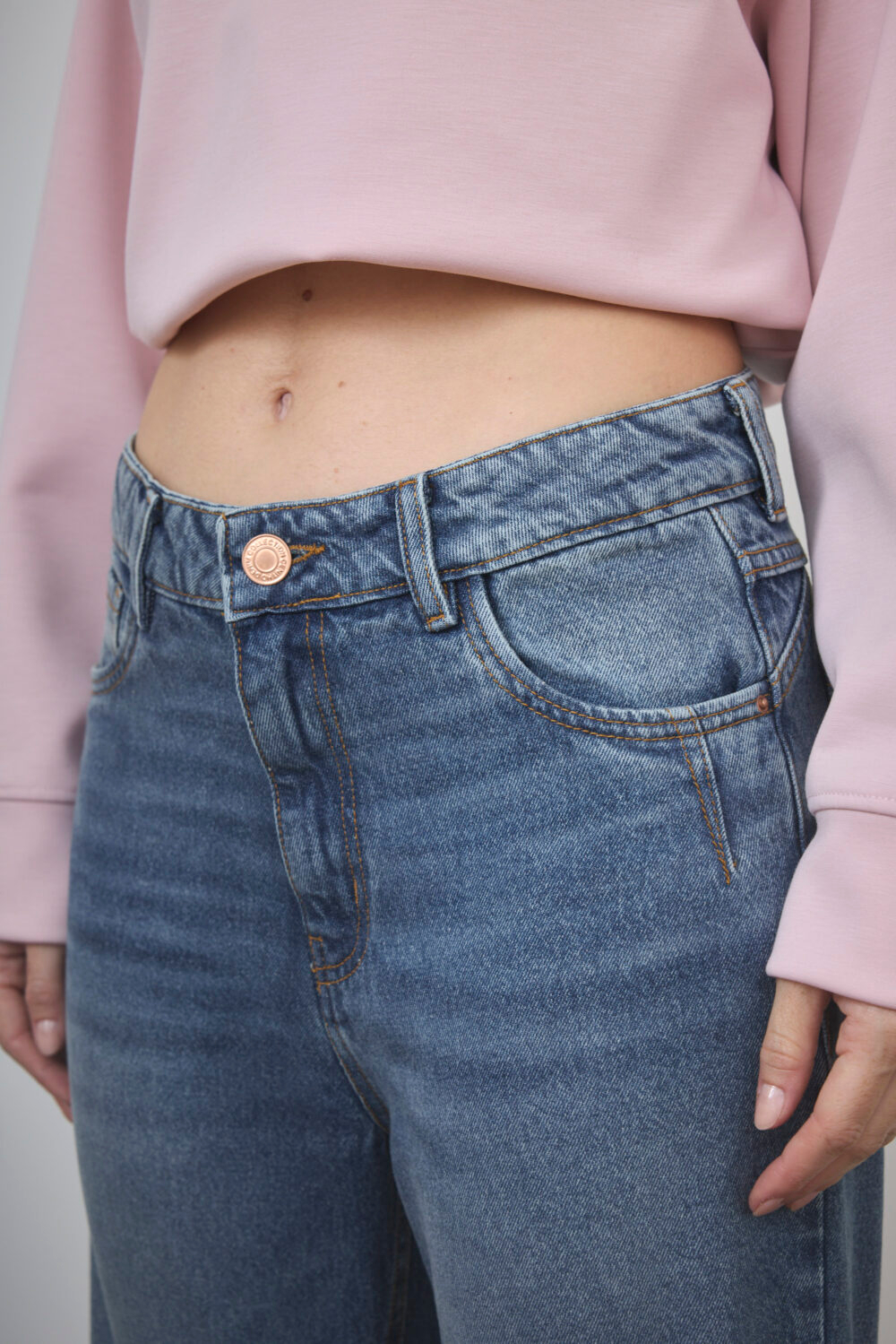 ART. 917 | MOM STONE CON PINZAS Y BOTA REMANGADA RÍGIDO - Imagen 3